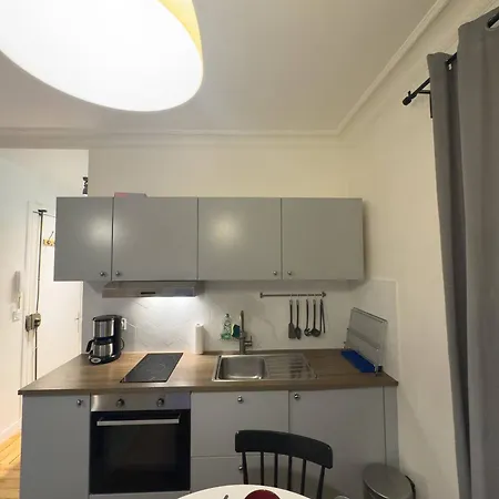 Appartement Charming In The Heart Of 18th Arrondissement *