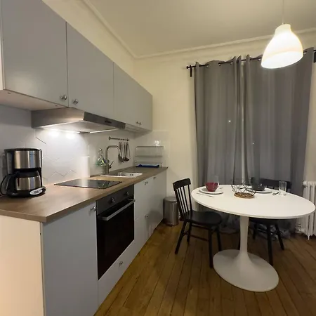 Charming In The Heart Of 18th Arrondissement * Parijs