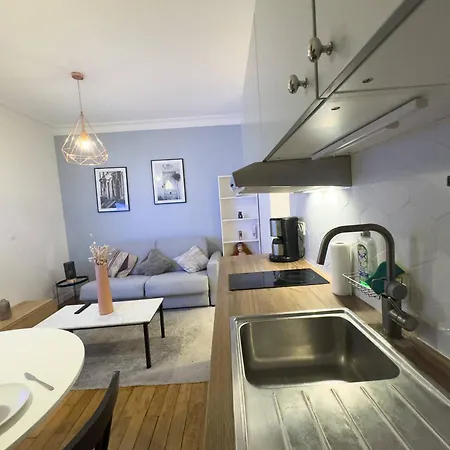 Charming In The Heart Of 18th Arrondissement * Parijs