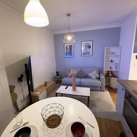 Charming In The Heart Of 18th Arrondissement Parijs
